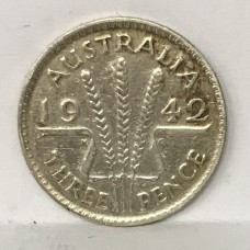 AUSTRALIA 1942 . THREEPENCE MELBOURNE . VERY SCARCE . KEY DATE